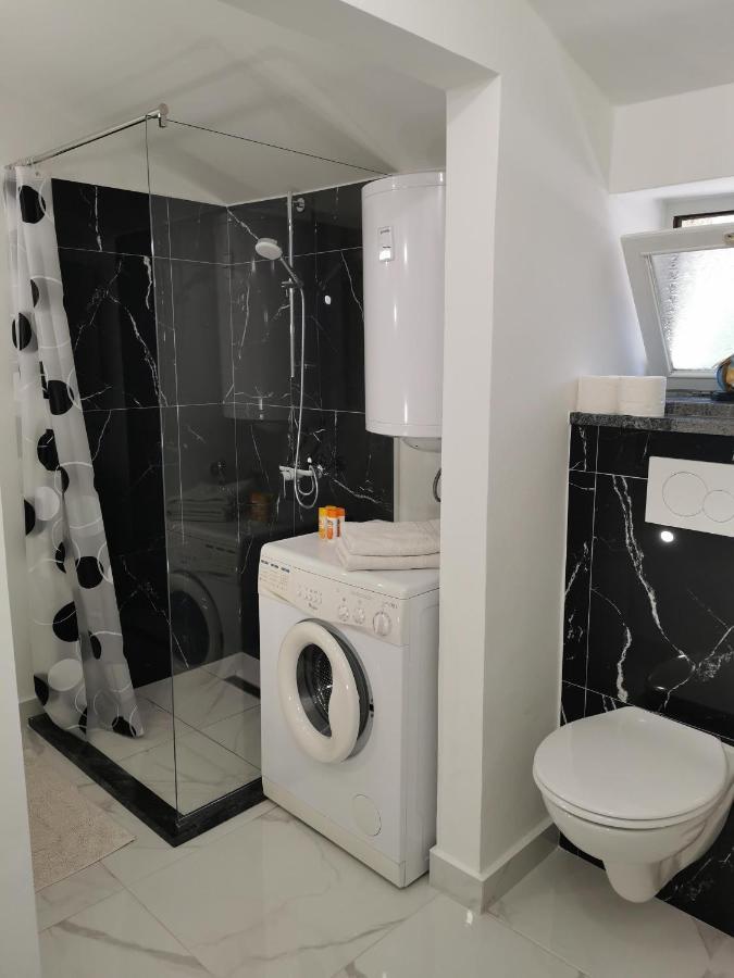 Apartments Bertetic กานฟานาร์ ภายนอก รูปภาพ