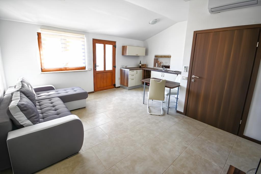 Apartments Bertetic กานฟานาร์ ภายนอก รูปภาพ